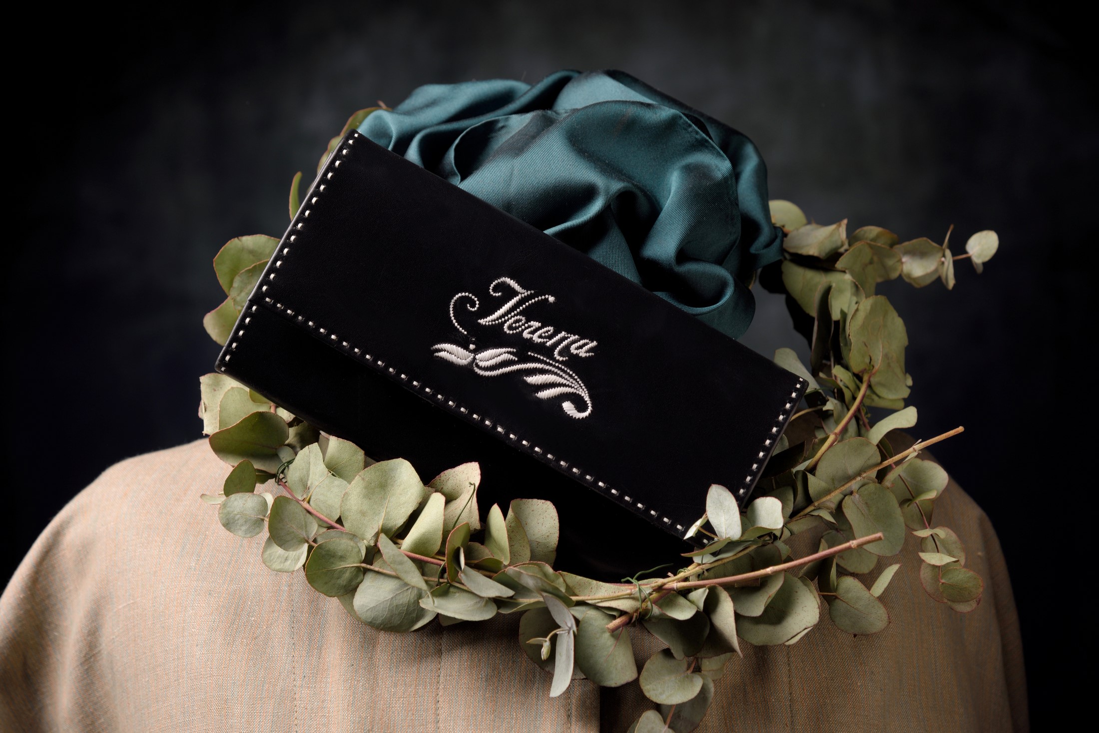 Modell "Paula" mit Namen und Ornament