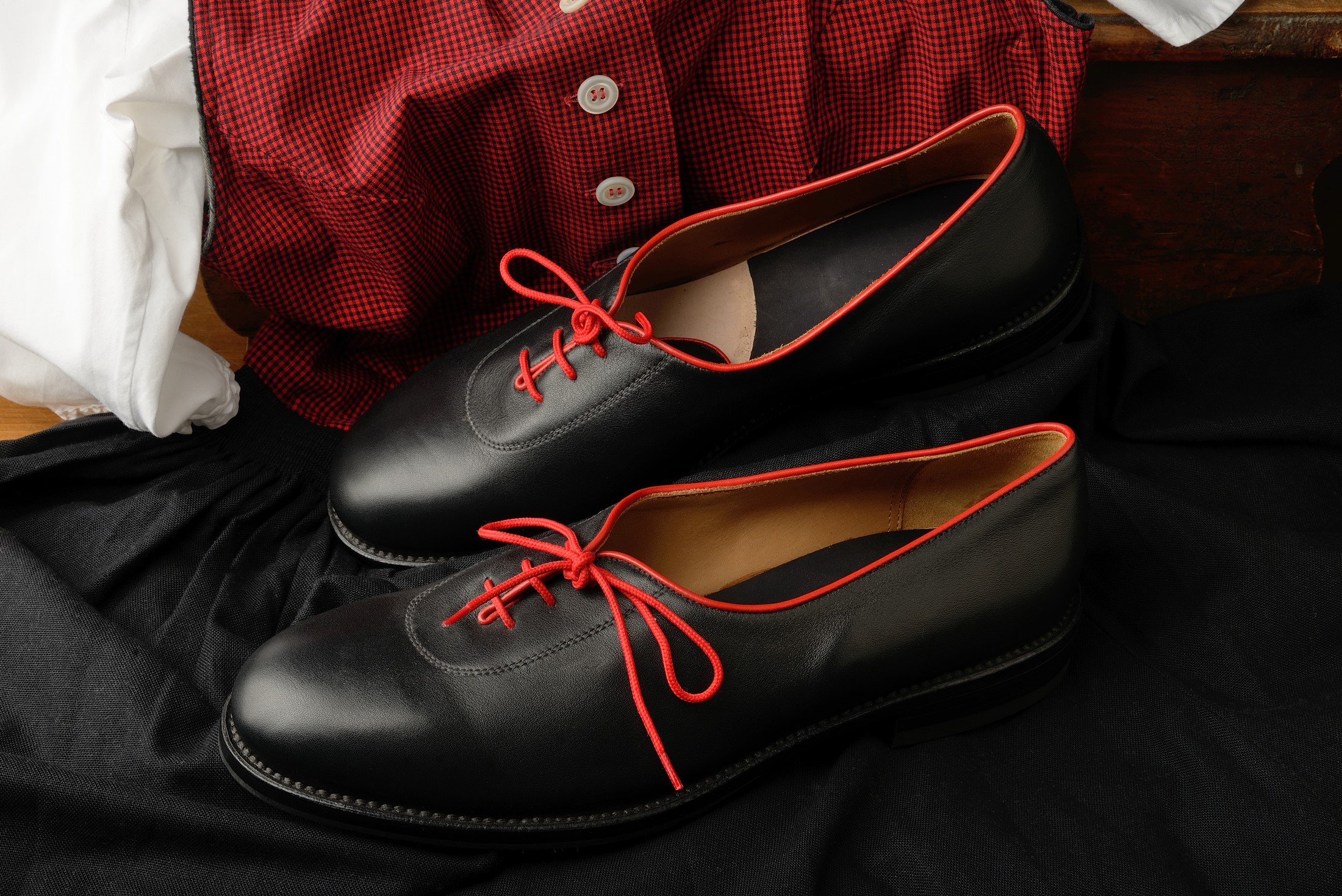 06 Eleganter Herren-Trachtenschuh ohne Stickerei