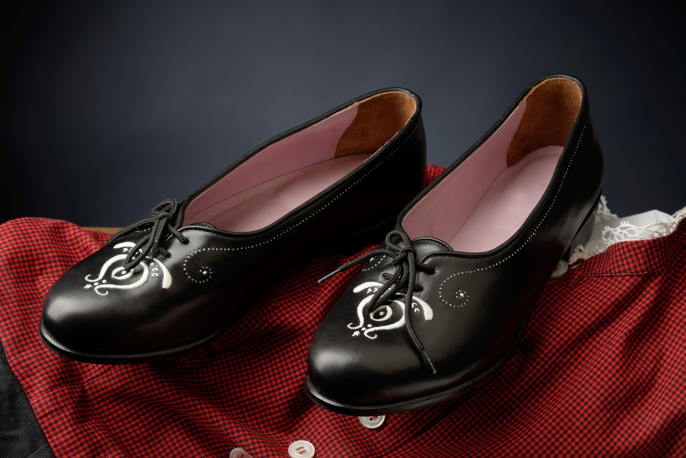 02 Damen - Trachtenschuhe handgefertigt