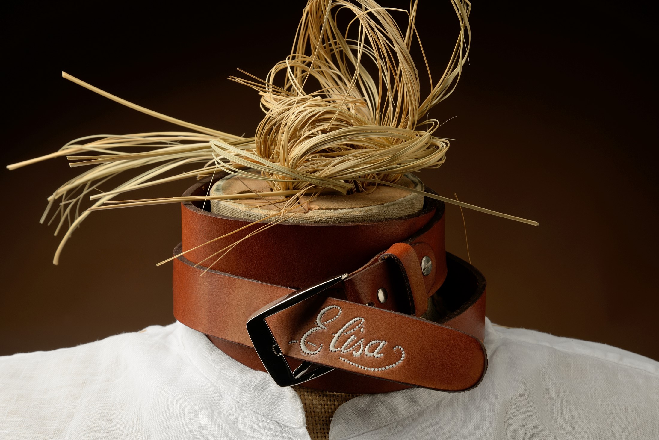 Damengürtel mit Namen und einfacher Verzierung