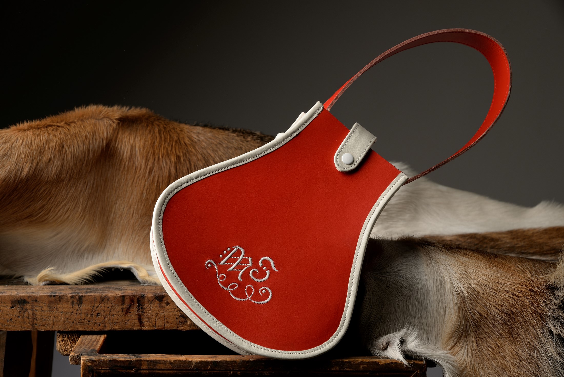 Damenhandtasche in Beutelform