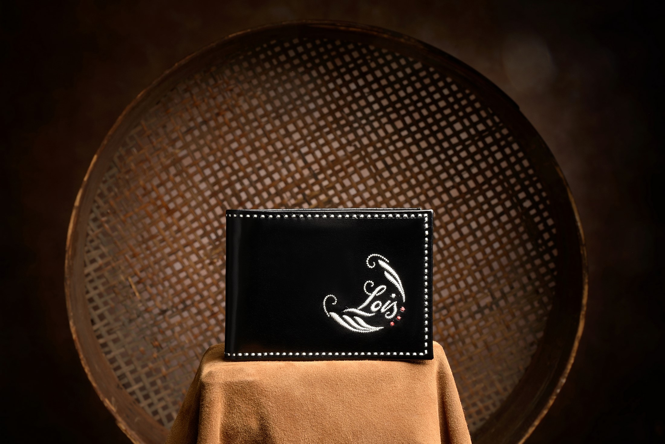 08 - Modell "Lois" mit Namen & Verzierung