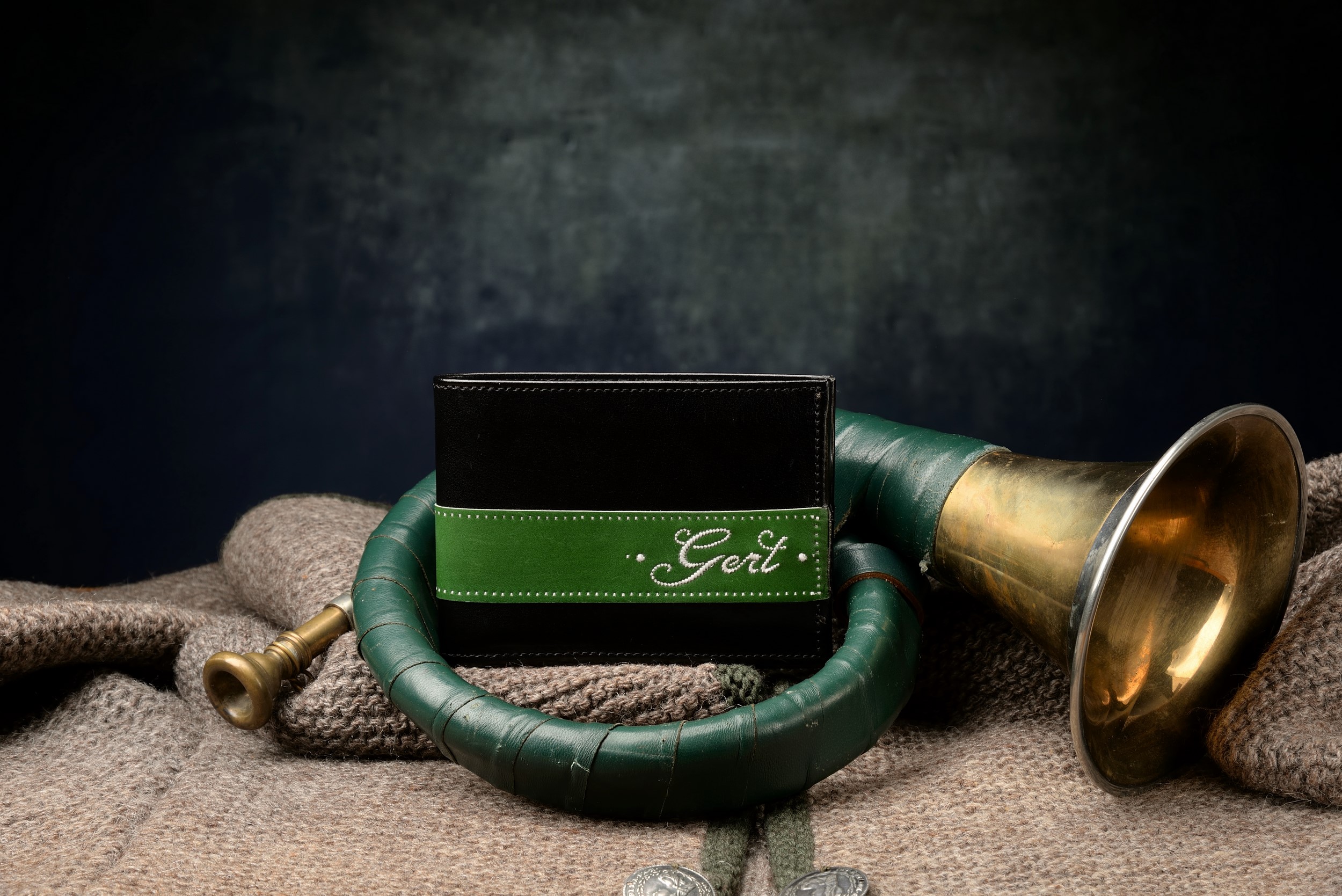 11 - Modell "Lois" mit Namen auf grünem Border